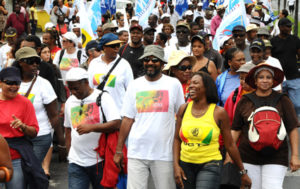 Certains Guadeloupéens manifestent pour perdre leur emploi