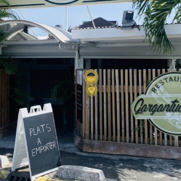 Restaurant Gargantua Grill, la Marina de Bas-du-Fort, Le Gosier. Le 2 juin, les restaurants réouvrent après être restés fermés pendant le confinement