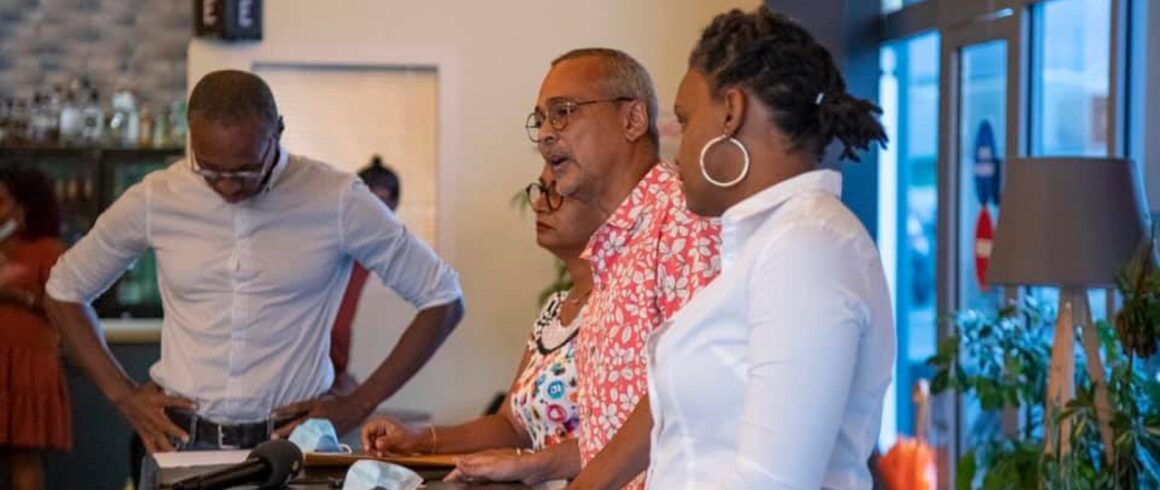 De gauche à droite Patrice Tacita, Nathalie Minatchy, Wonal Selbonne, Laurence Maquiaba, quatre des leaders d'ANG le 4 décembre lors de leur rencontre avec la presse à Jarry.