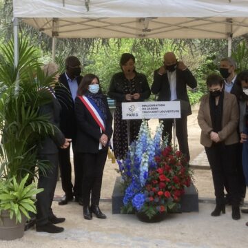 Anne Hidalgo et Jean-Marc Ayrault ont inauguré le jardin Toussaint Louverture le 10 mai à Paris.