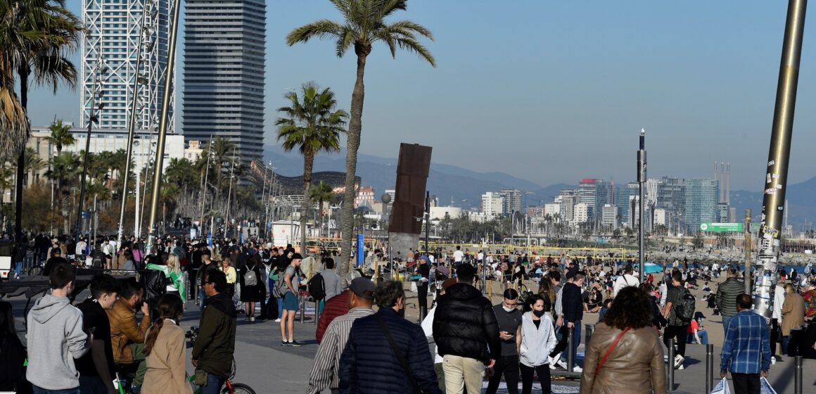 Pandémie ou endémie l'Espagne lance le débat sur le covid_19