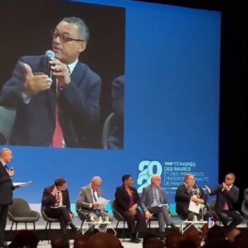 Jocelyn Sapotille, président de l'association des maires de Guadeloupe lors de la table ronde sur le logement lors de la journée de l'Outre du congrès des maires de France. 21 novembre, Palais des congrès d'Issy-les-Moulineaux.