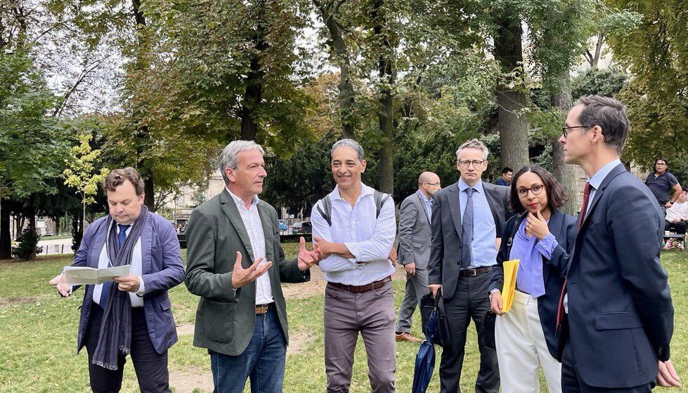 Le ministre délégué aux Outre-mer Philippe Vigier le 19 septembre aux jardins du Trocadéro, en présence de Serge Romana, Professeur de médecine et président de la fondation Esclavage et réconciliation, annonce que le site est pressenti pour accueillir le Mémorial national des victimes de l'esclavage.