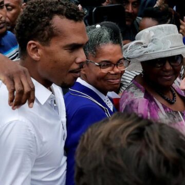 Emmanuel Macron lors d'un bain de foule en Guadeloupe le 29 septembre 2018.