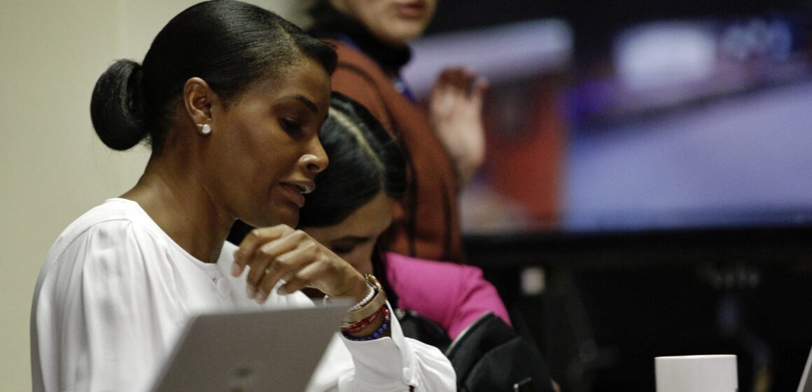 La procureure équatorienne Diana Salazar (g) à Quito en Équateur, le 14 décembre 2023. Photo : AFP Cristina Vega Rhor