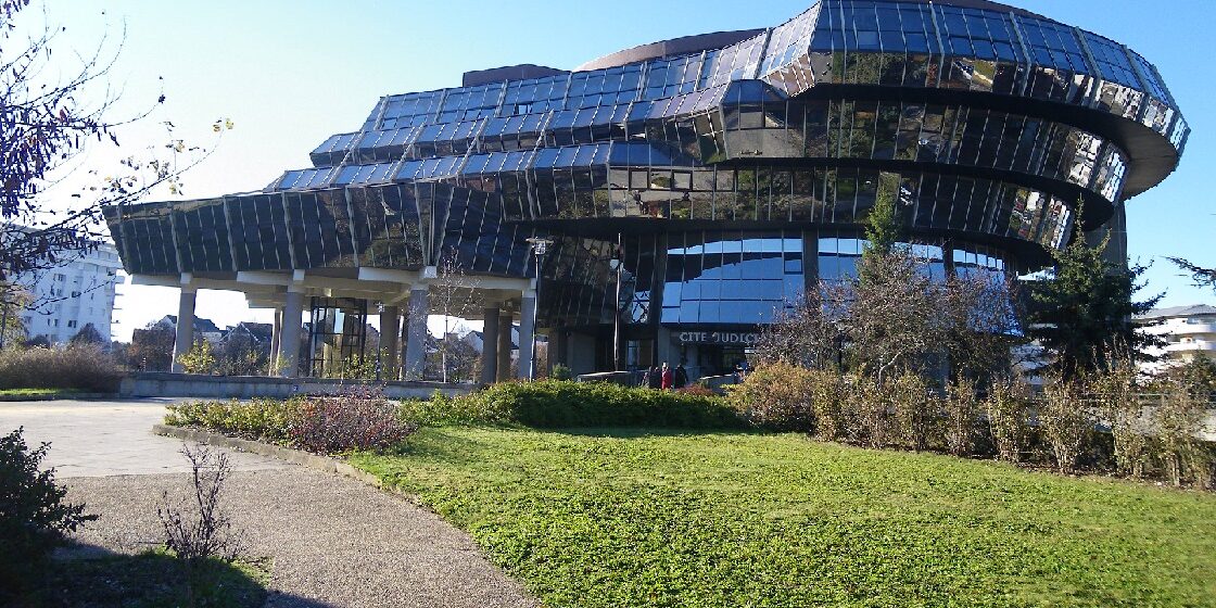 Vue de face du tribunal judiciaire à Rennes (Ille-et-Vilaine)