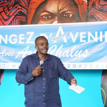 Ary Chalus en campagne pour les régionales de 2015 en Guadeloupe