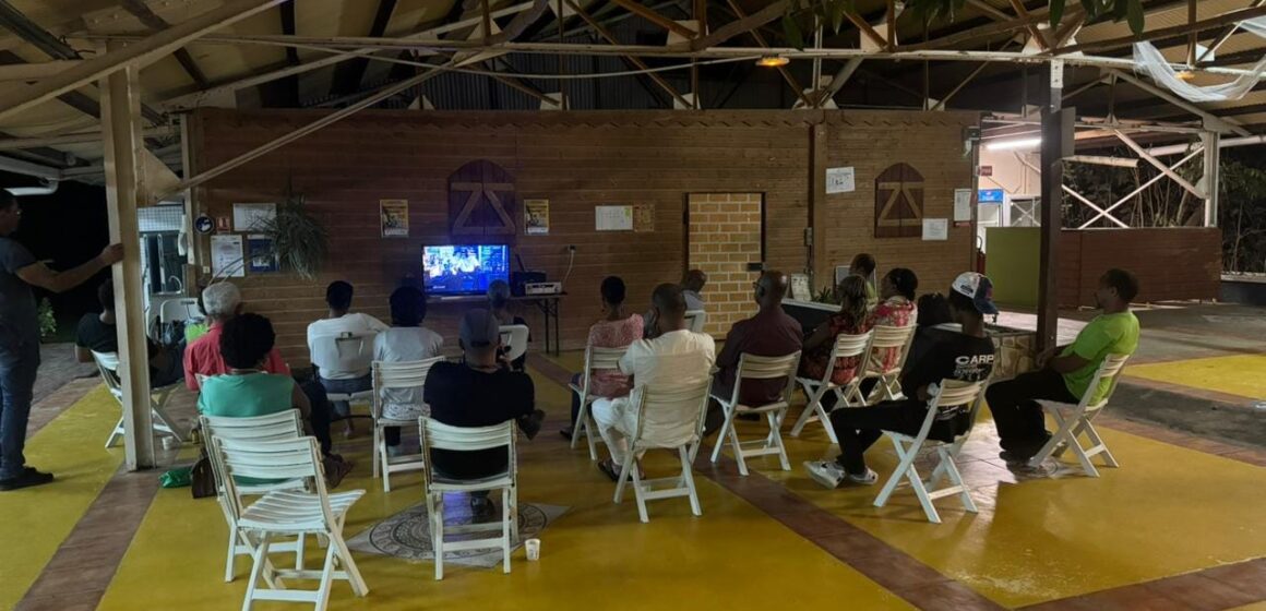 Présentation aux acteurs et partenaires, avant 1ere de la saison 2 des documentaires "Mémoires paysannes de Guadeloupe" dimanche 18 février 2024. Photo : FB TerrEau