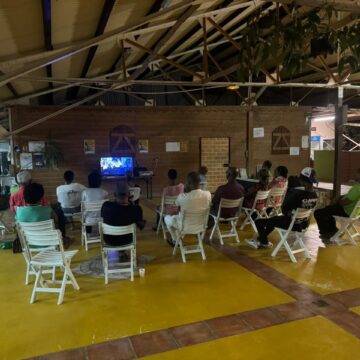 Présentation aux acteurs et partenaires, avant 1ere de la saison 2 des documentaires "Mémoires paysannes de Guadeloupe" dimanche 18 février 2024. Photo : FB TerrEau