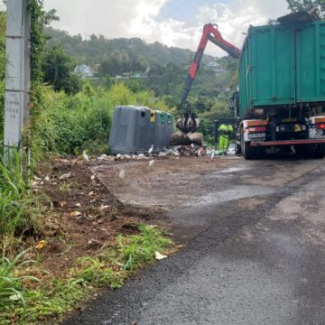 La décharge sauvage du quartier Vieux Chemin a été traitée le 27 février 2024 à Gourbeyre qui vise le 0 déchet. Photo: FB Ville de Gourbeyre