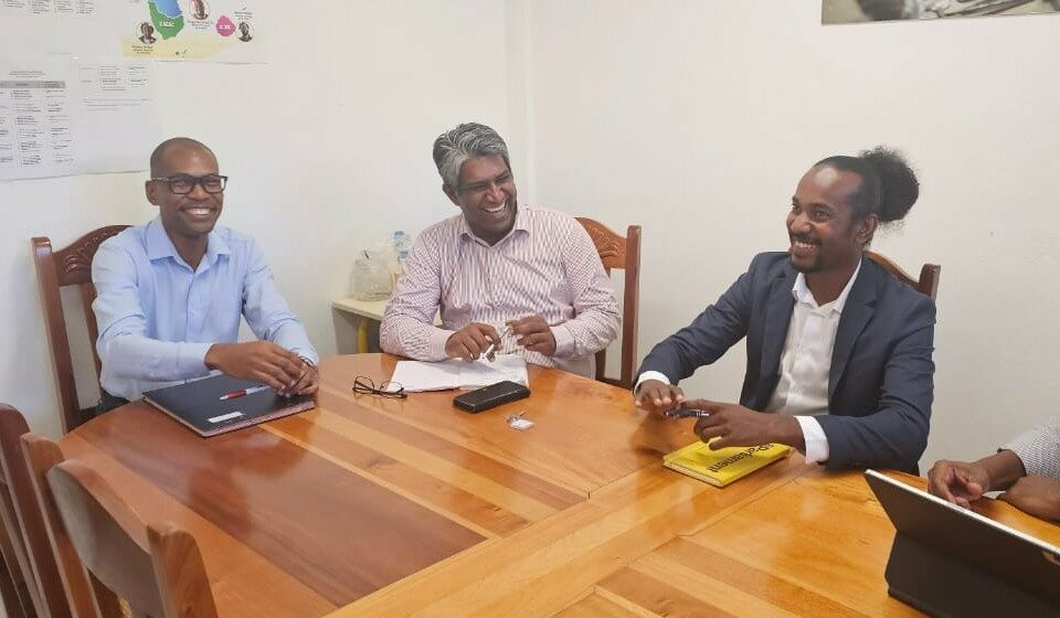 Rody Tolassy, député européen d'extrême droite, accueilli chaleureusement à la Chambre des métiers des Antilles-Guyane pour une « rencontre constructive » au Raizet le 23 novembre. Photo : CMAR Guadeloupe